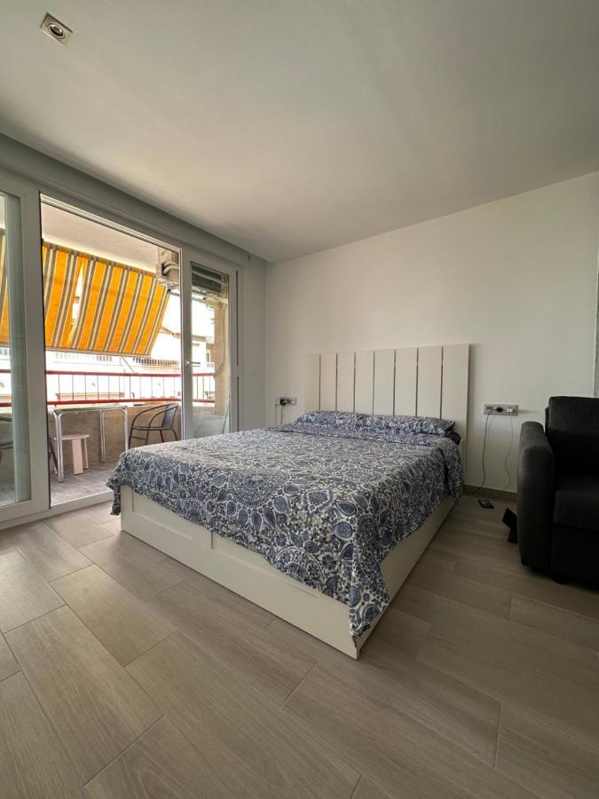 Studio Monserrate H Торевиеха Екстериор снимка