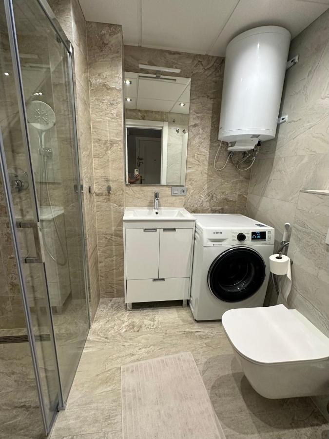 Studio Monserrate H Торевиеха Екстериор снимка