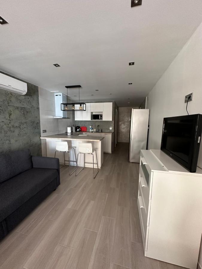 Studio Monserrate H Торевиеха Екстериор снимка