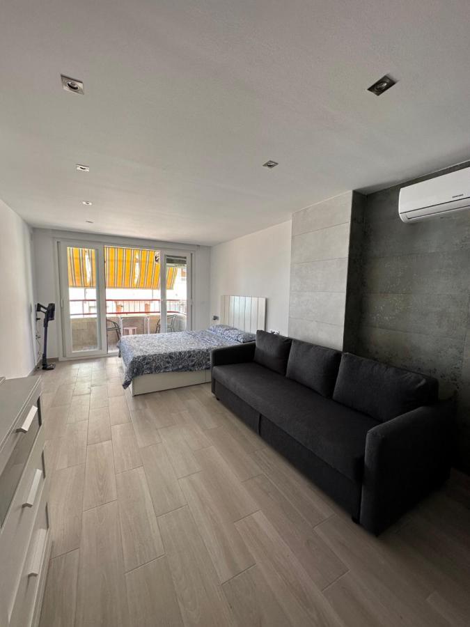 Studio Monserrate H Торевиеха Екстериор снимка